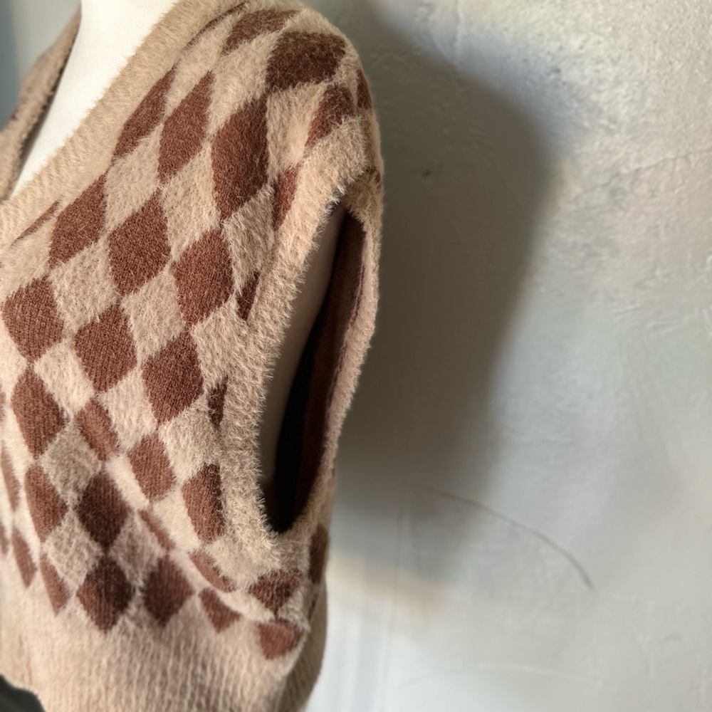 Brown and Cream Argyle Sweater Vest - Picture 4 of 6